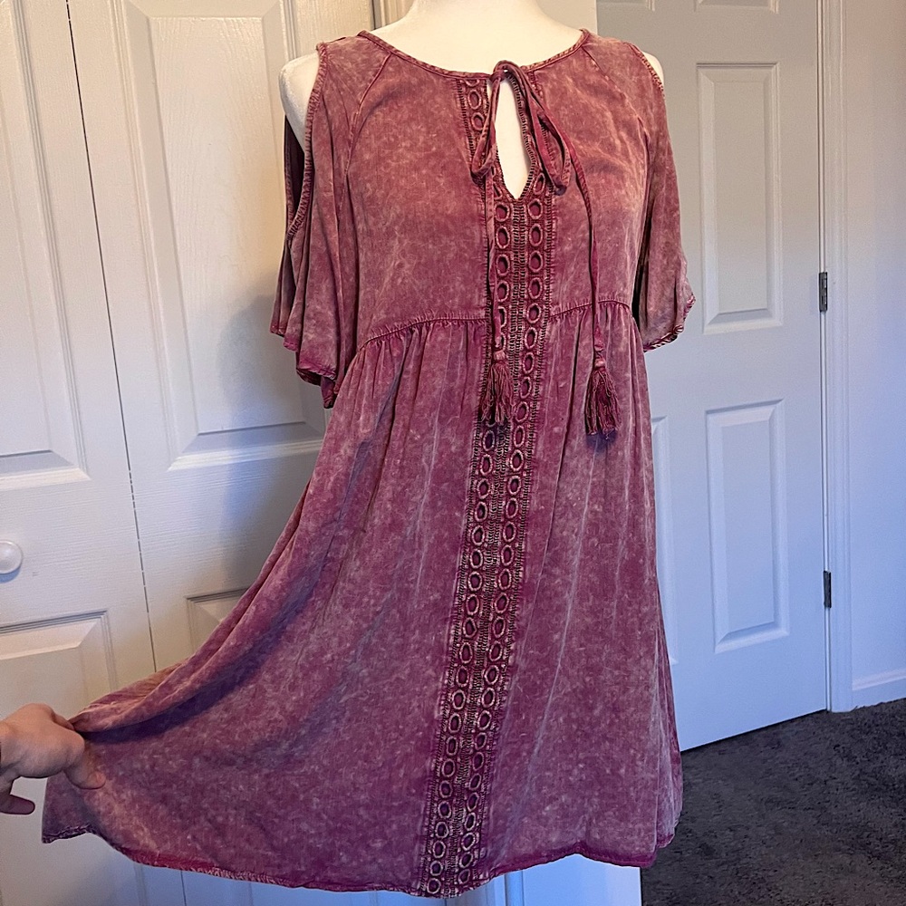 Altar’d State Midi Dress🎀 Mauve Cold Shoulder